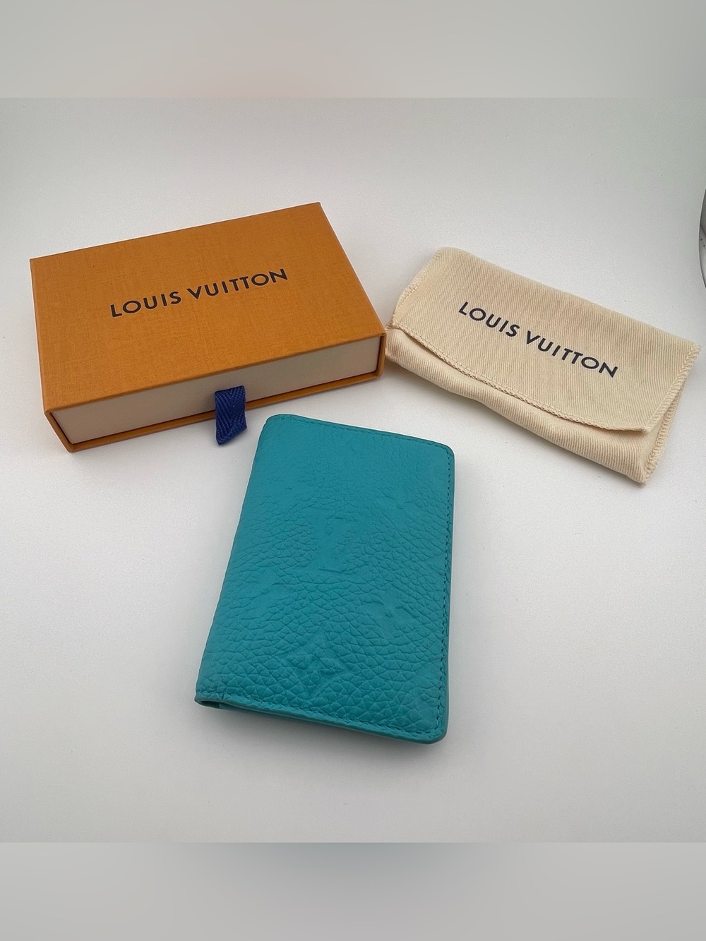 Louis Vuitton Turquoise Taurillon Monogram Embossed Pocket Organizer/Card Holder